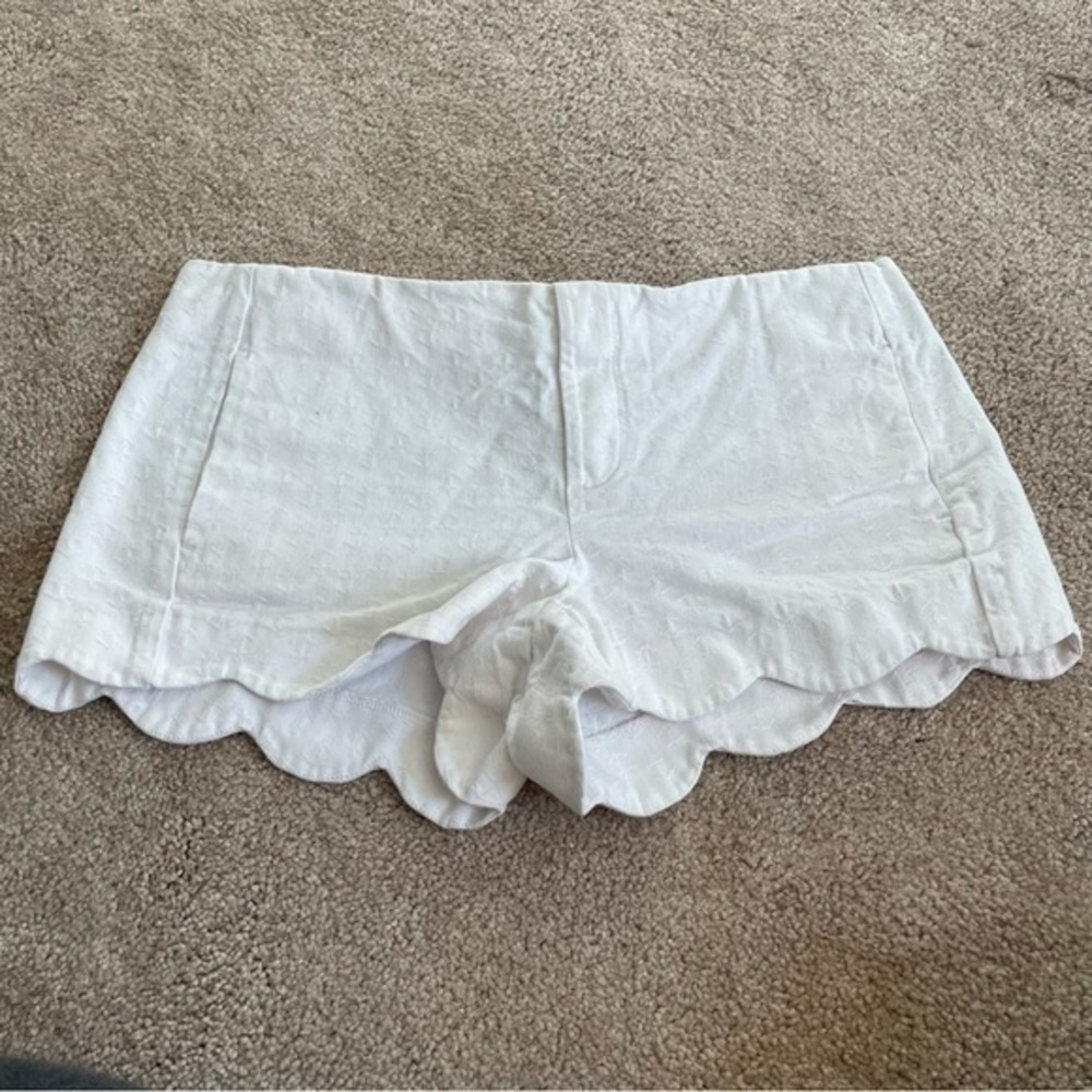 Lilly Pulitzer White Ruffle Shorts SZ 8